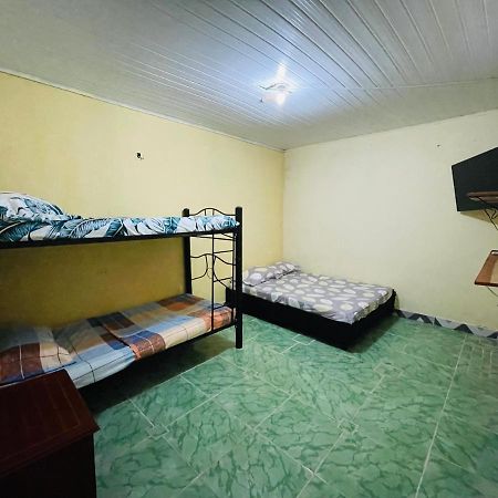 Apartamentos cerca al Aeropuerto Leticia Exterior foto