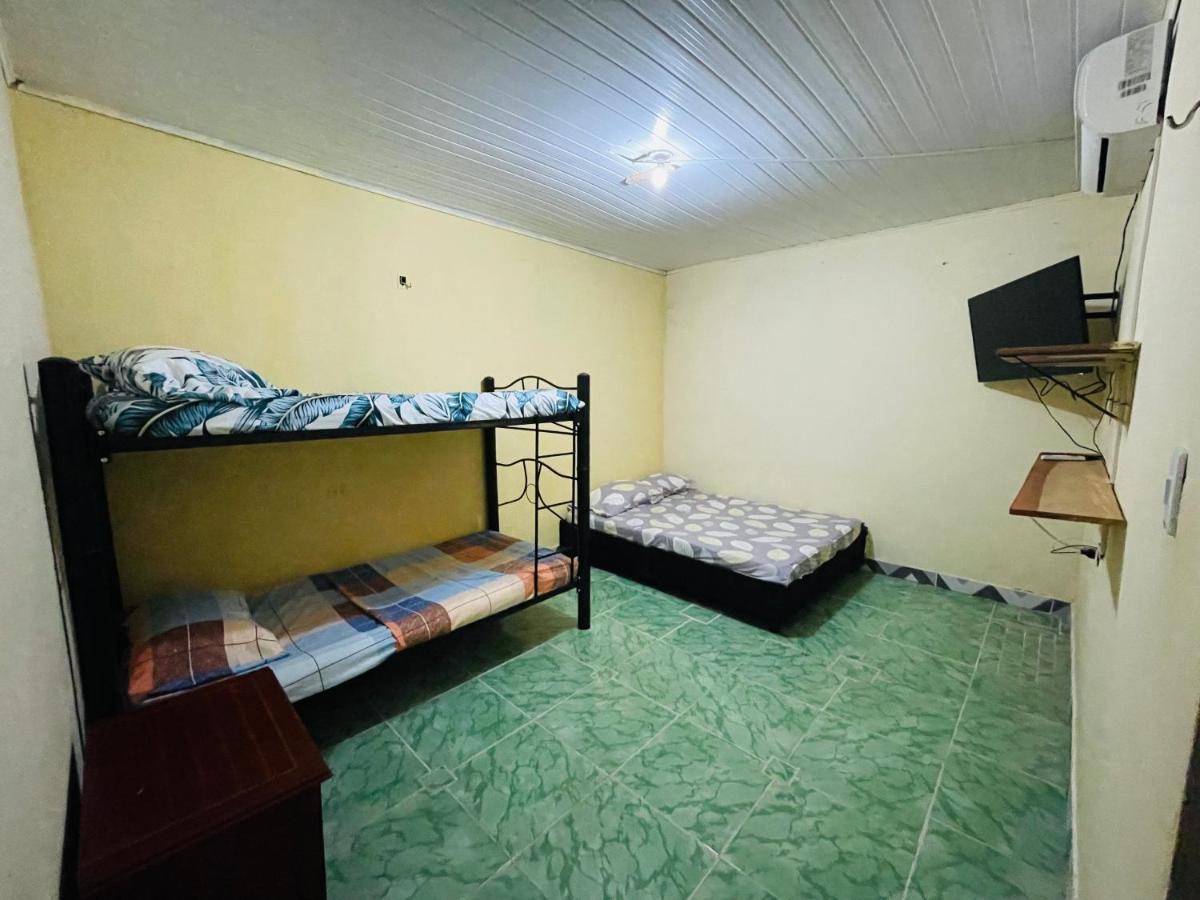 Apartamentos cerca al Aeropuerto Leticia Exterior foto
